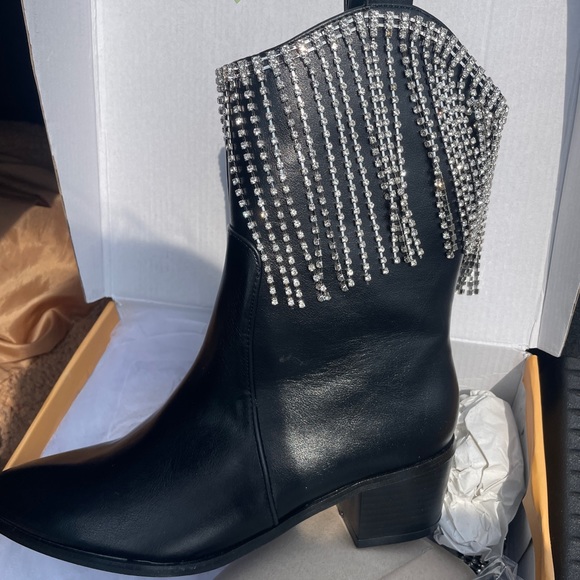 NEVER WORN Chase & Chloe Rhinestone Western Boots size 6 - Picture 2 of 3